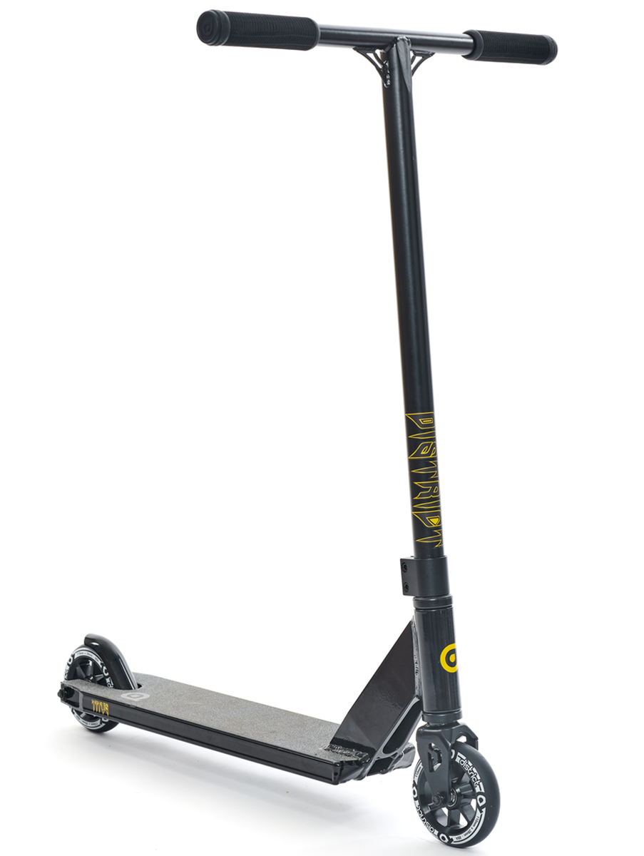 District Titus Pro Scooter