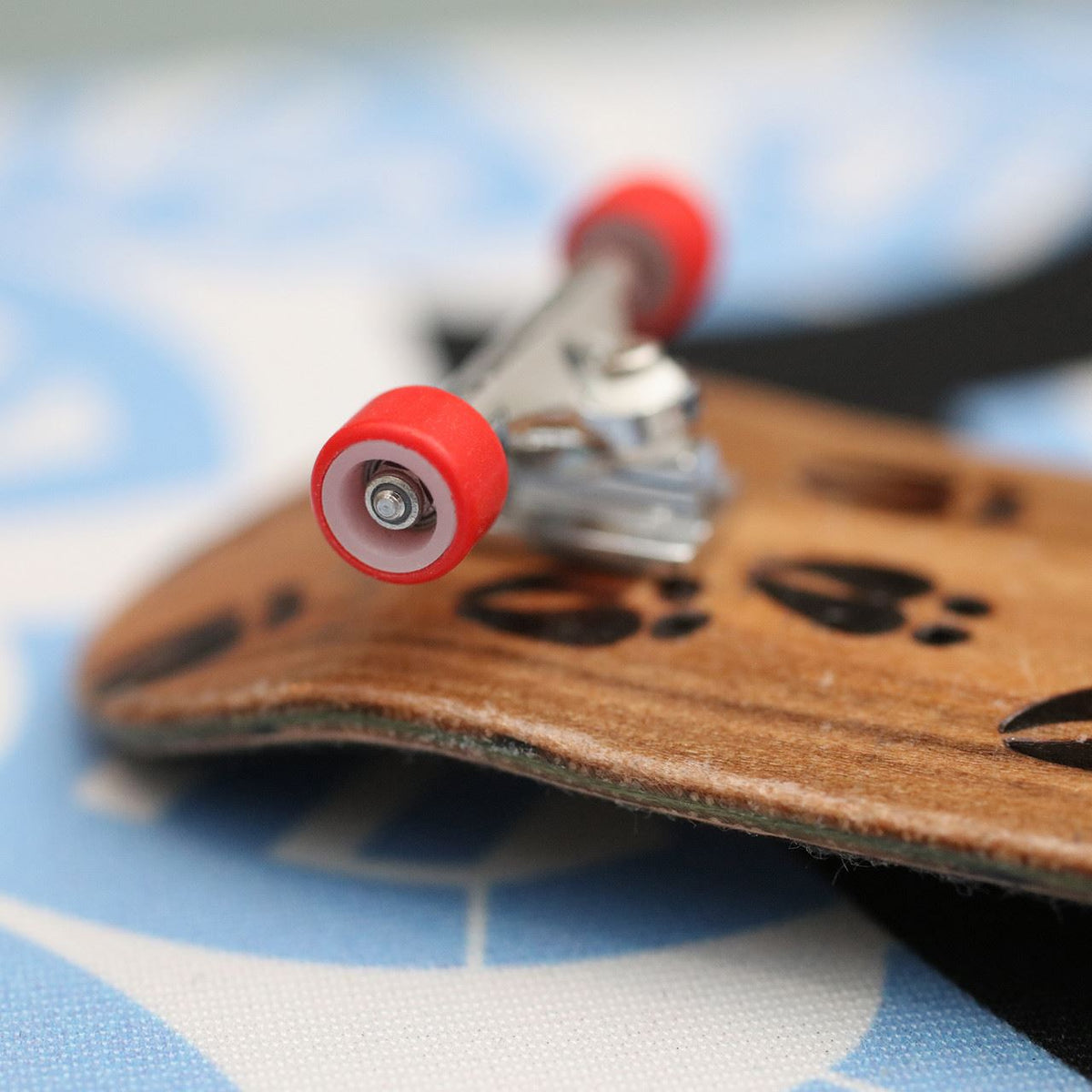 FlatFace Fingerboard Dual Durometer Bearing Wheels - White and Red