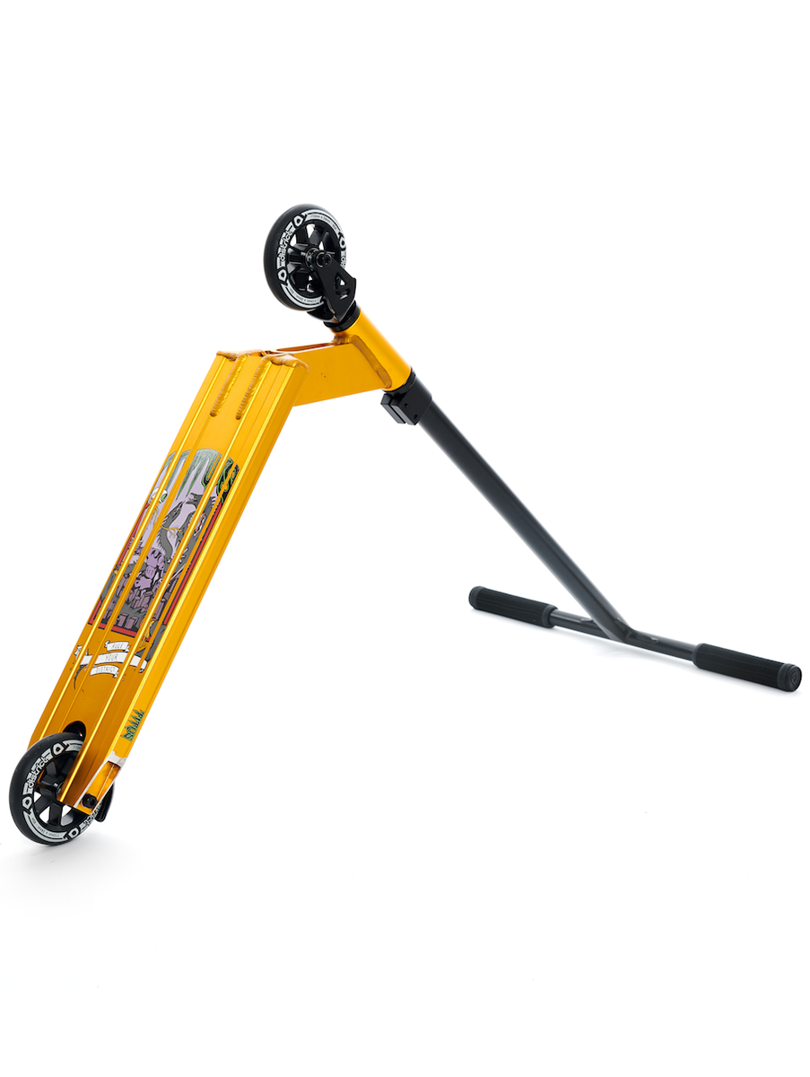 District Titus Pro Scooter