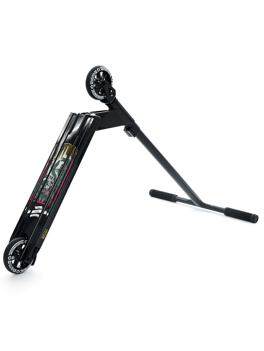 District Titus Pro Scooter