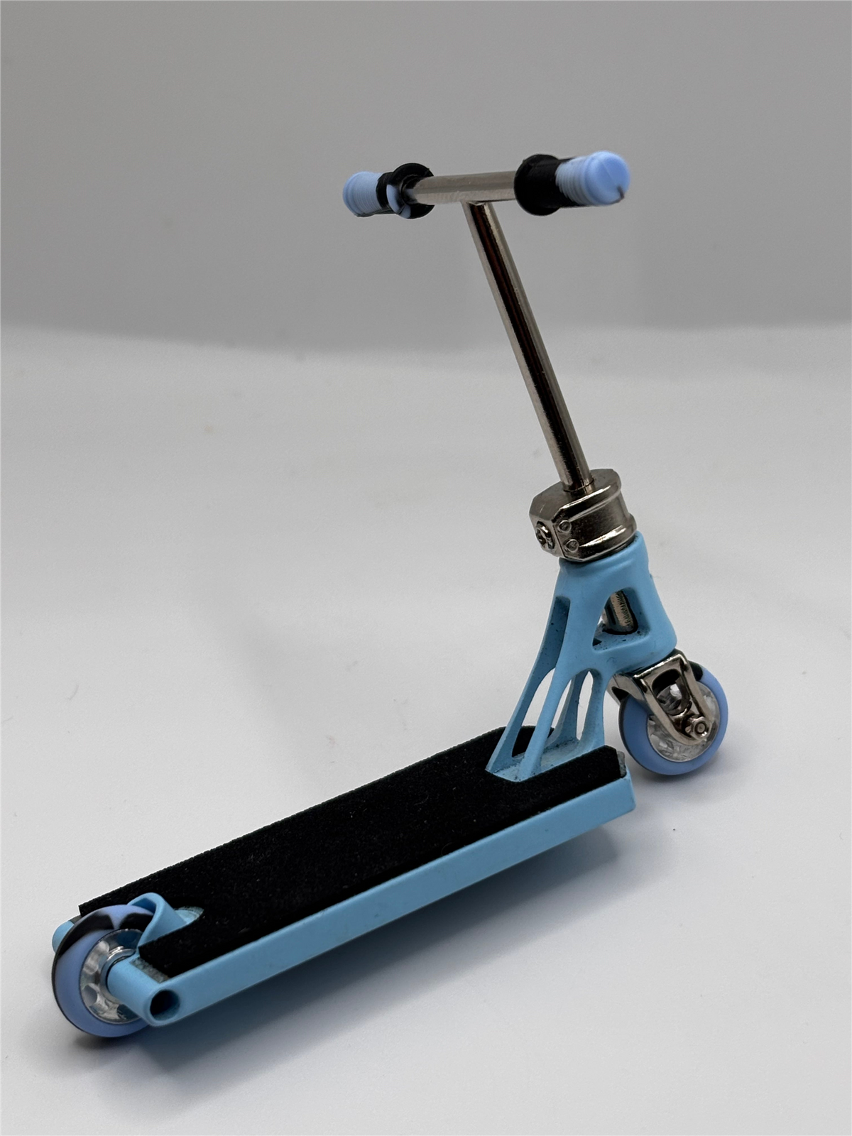 Tail Whip PRO V2 Street Finger Scooter