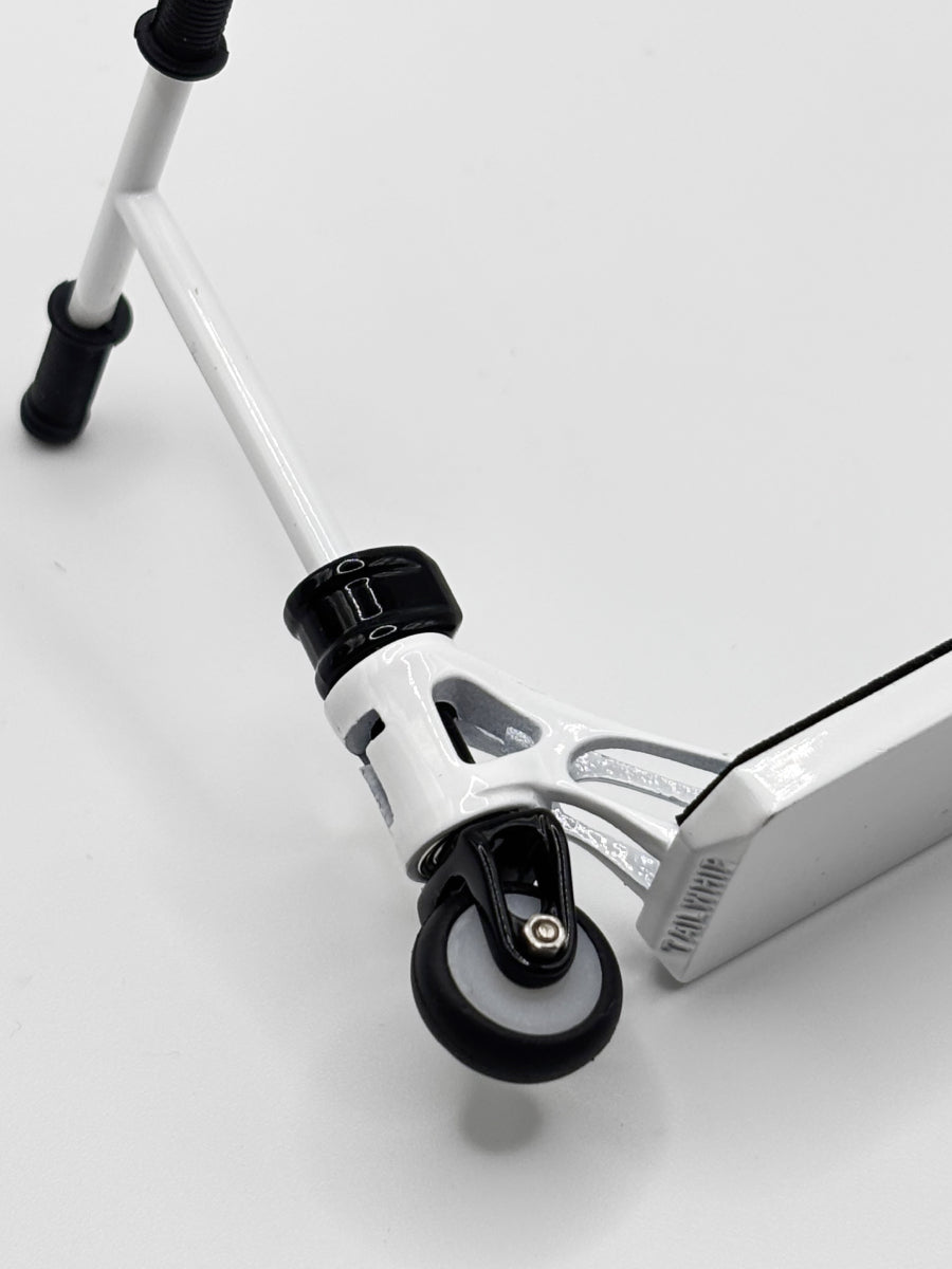 Tail Whip PRO V2 Street Finger Scooter