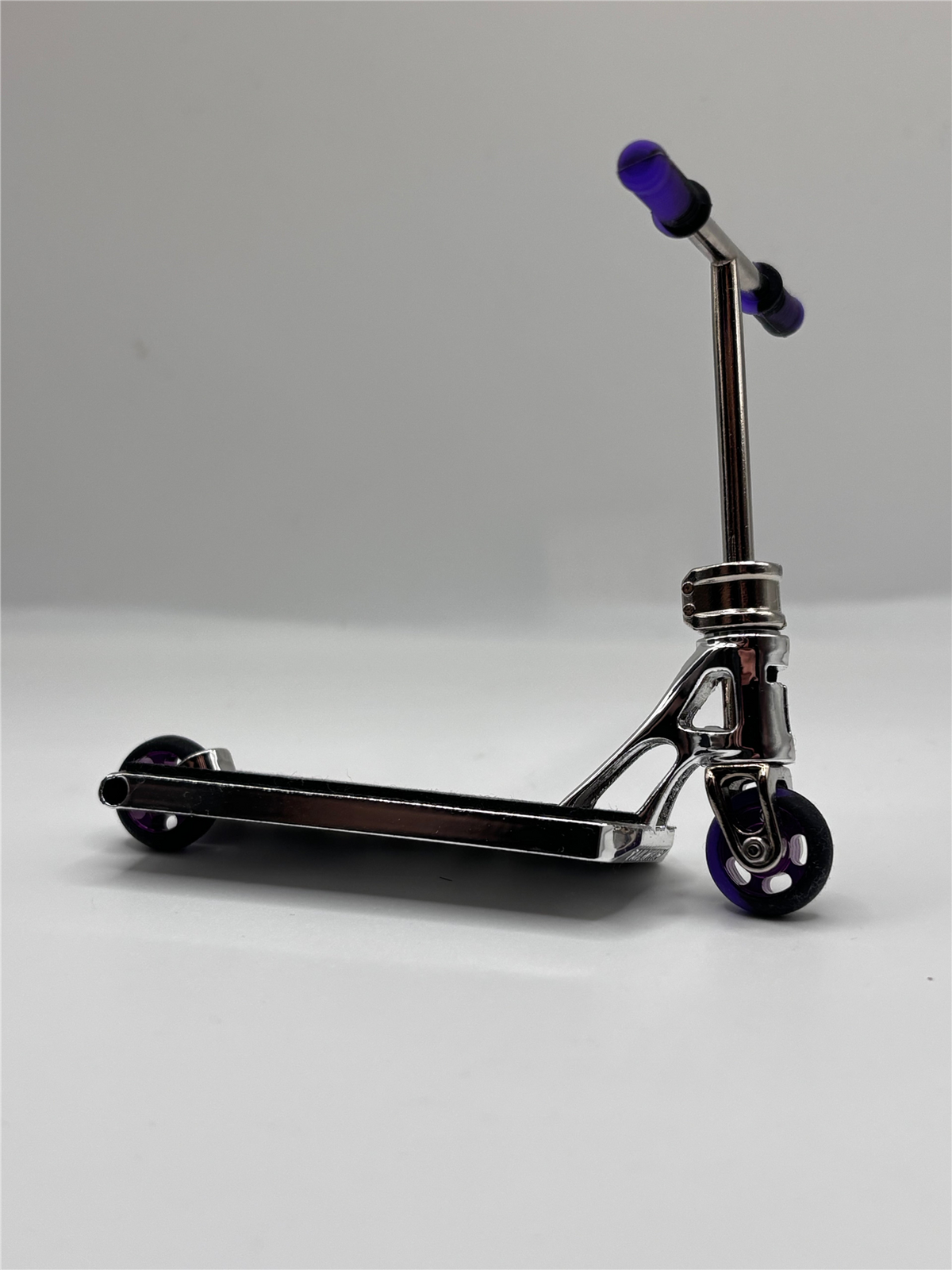 Tail Whip PRO V2 Street Finger Scooter