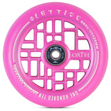 color:pink