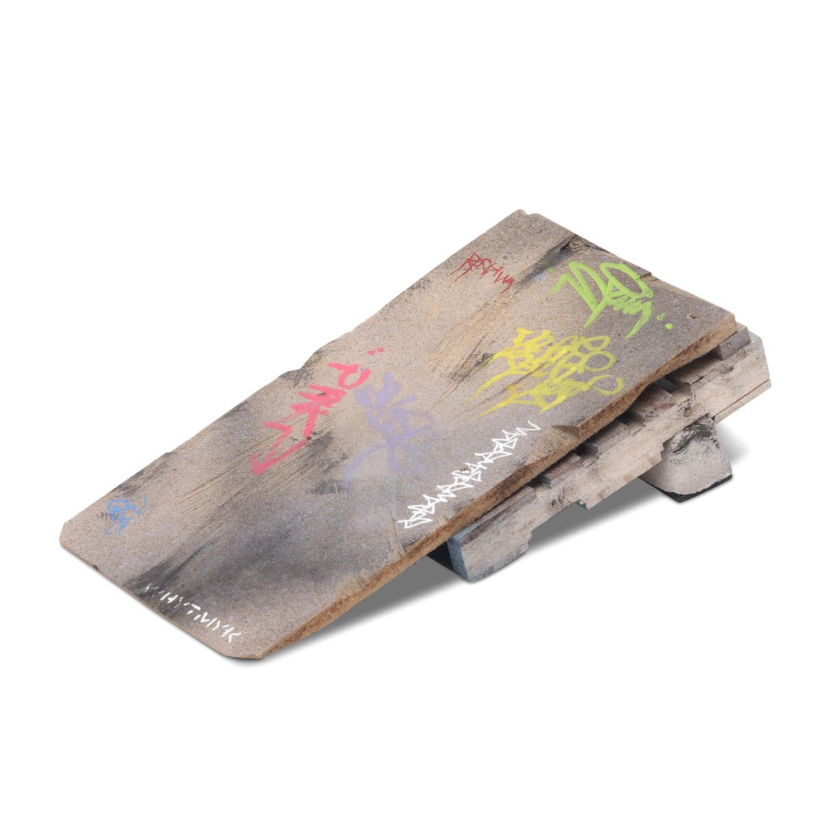 WhytMykConcrete Fingerboard Ramp - D.I.Y Pallet Kicker
